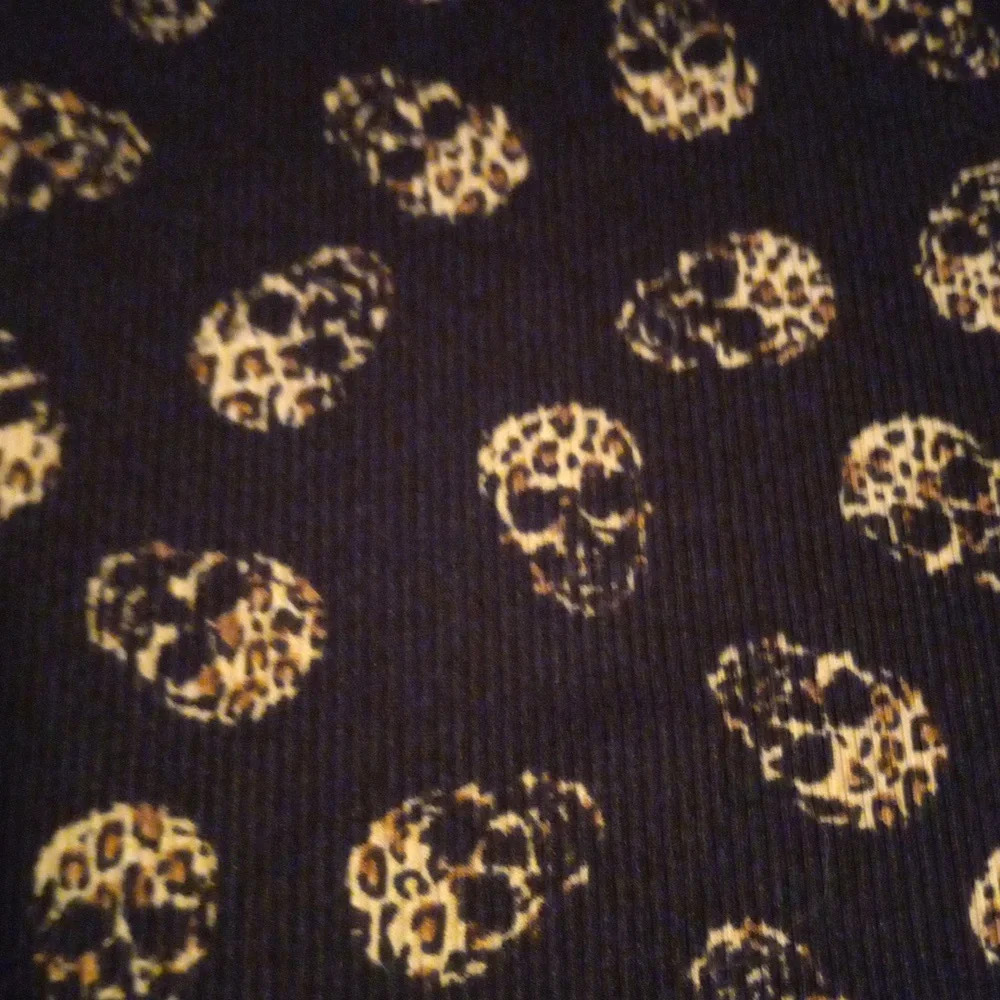 No Boundaries XXL Leppard skull shirt - Picture 5 of 5